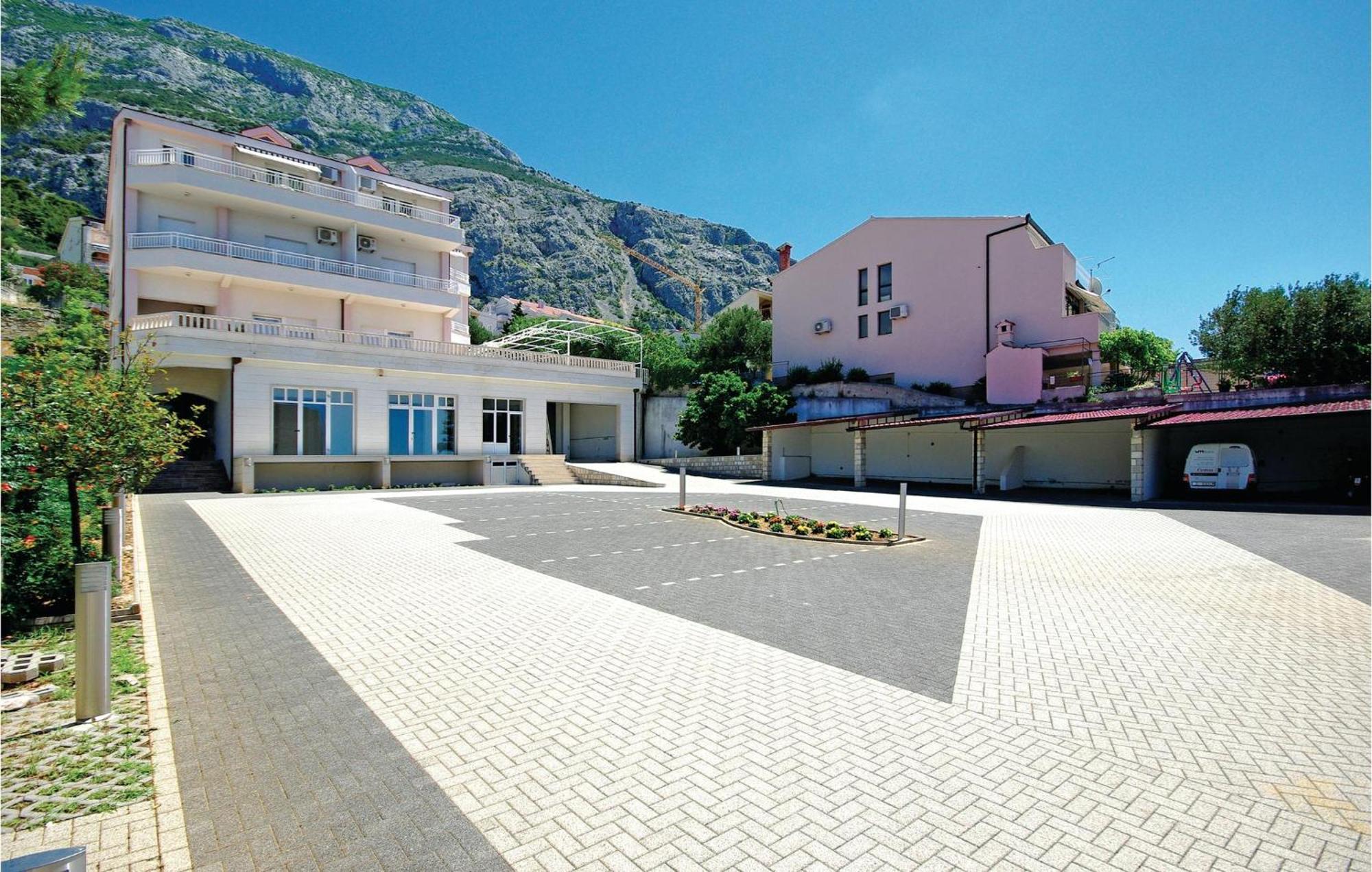 Stunning Apartment In Makarska With Wifi 외부 사진