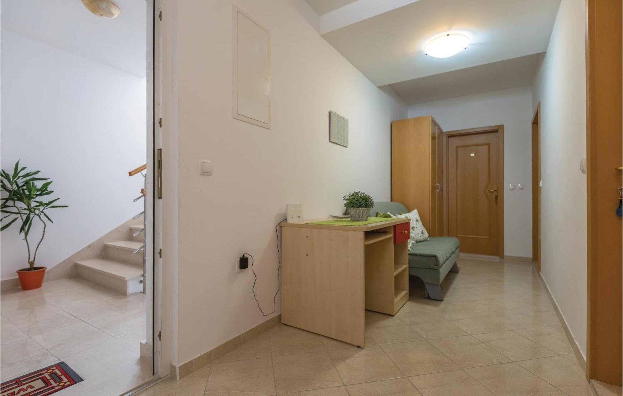 Stunning Apartment In Makarska With Wifi 외부 사진